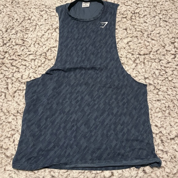 Gymshark Cuttoff shirt size medium - Picture 2 of 2